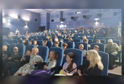 В рамках республиканской акции «Безопасные каникулы» в кинотеатре «Октябрь» г. Гомеля 10 и 11 июня прошли предсеансовые мероприятия совместно с МЧС